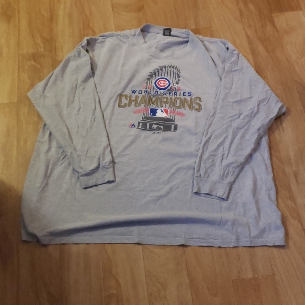 Chicago Cubs long sleeve tee